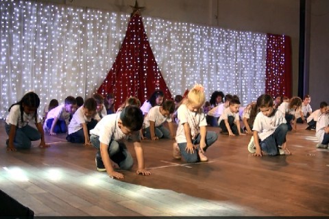 ECM - Escola Coração de Maria realizou apresentações natalinas/2025