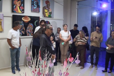 Aberta exposição em homenagem ao Mês da Mulher no Museu Histórico Professor Aniz Domingos