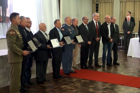 Sessão Solene da Câmara de Vereadores de PU no Centro Cultural 25 de Julho para entrega de títulos Honorários e Benemérito