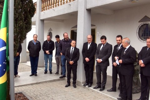 Maçons da Loja Acácia de União da Vitória reinauguram espaço cívico hasteando a Bandeira Nacional